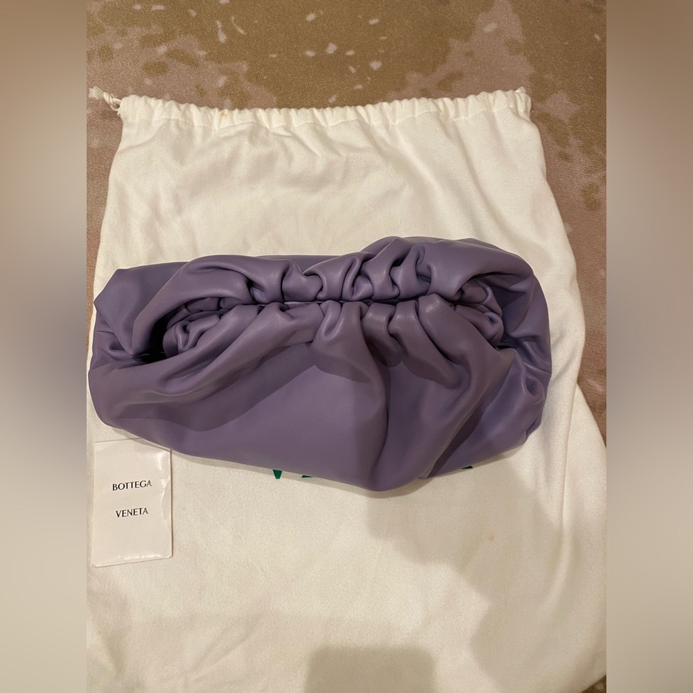BOTTEGA VENETA 
Smooth Butter Calf The Pouch Oversized Clutch Lavender - Picture 2 of 4